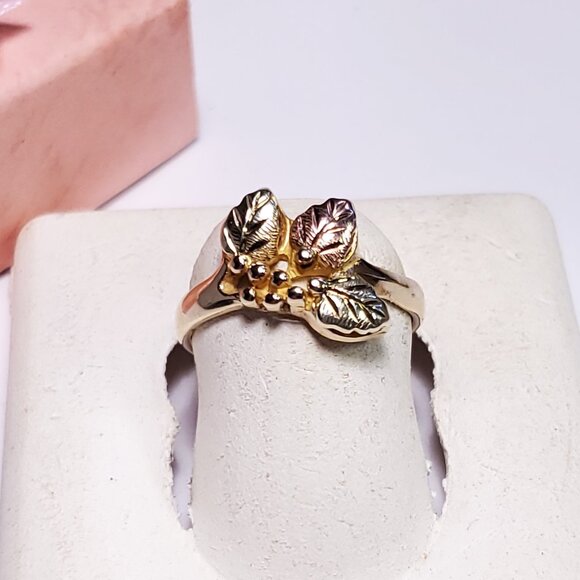 Estate Landstrom 3 Leaf Black Hills 10Kt Green, Pink & Yellow Gold S-6 Ring20817